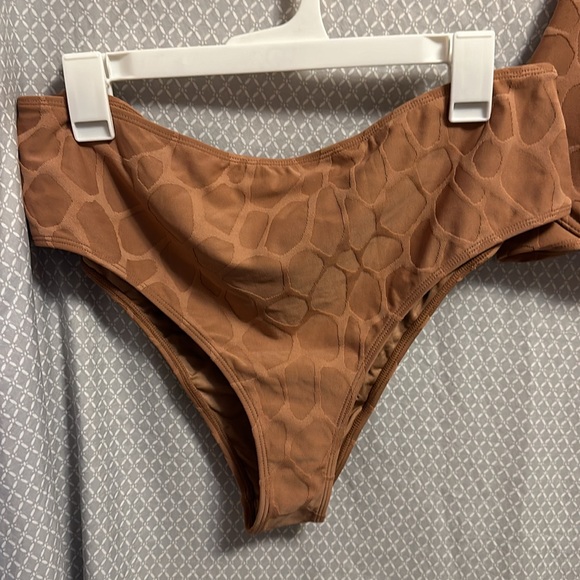 Printed Mono B bikini - Picture 3 of 3